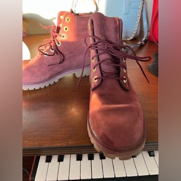 Timberland burgundy suede women’s size 6 boots - Picture 2 of 2